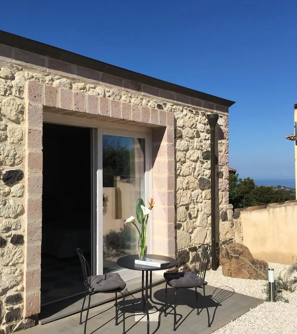La Petite Maison Tresnuraghes Hotel